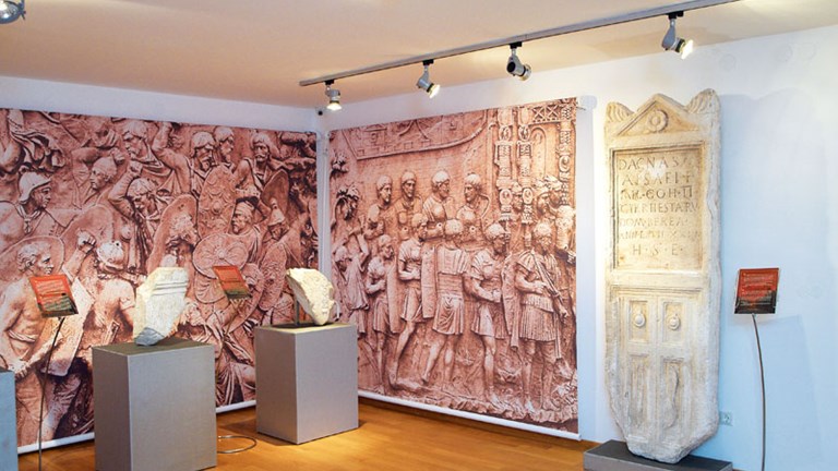 Burnum – amfiteatar i arheološka zbirka