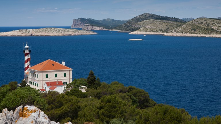 Svjetionik na otoku Sestrica Vela