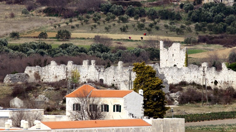 Stari grad Vrana – benediktinski samostan  (9.–16. stoljeće)